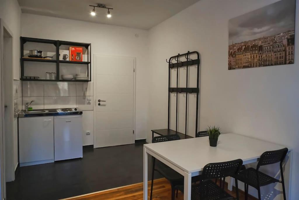 Schoene 4-Bettzimmer Wohnung In Celle Extérieur photo